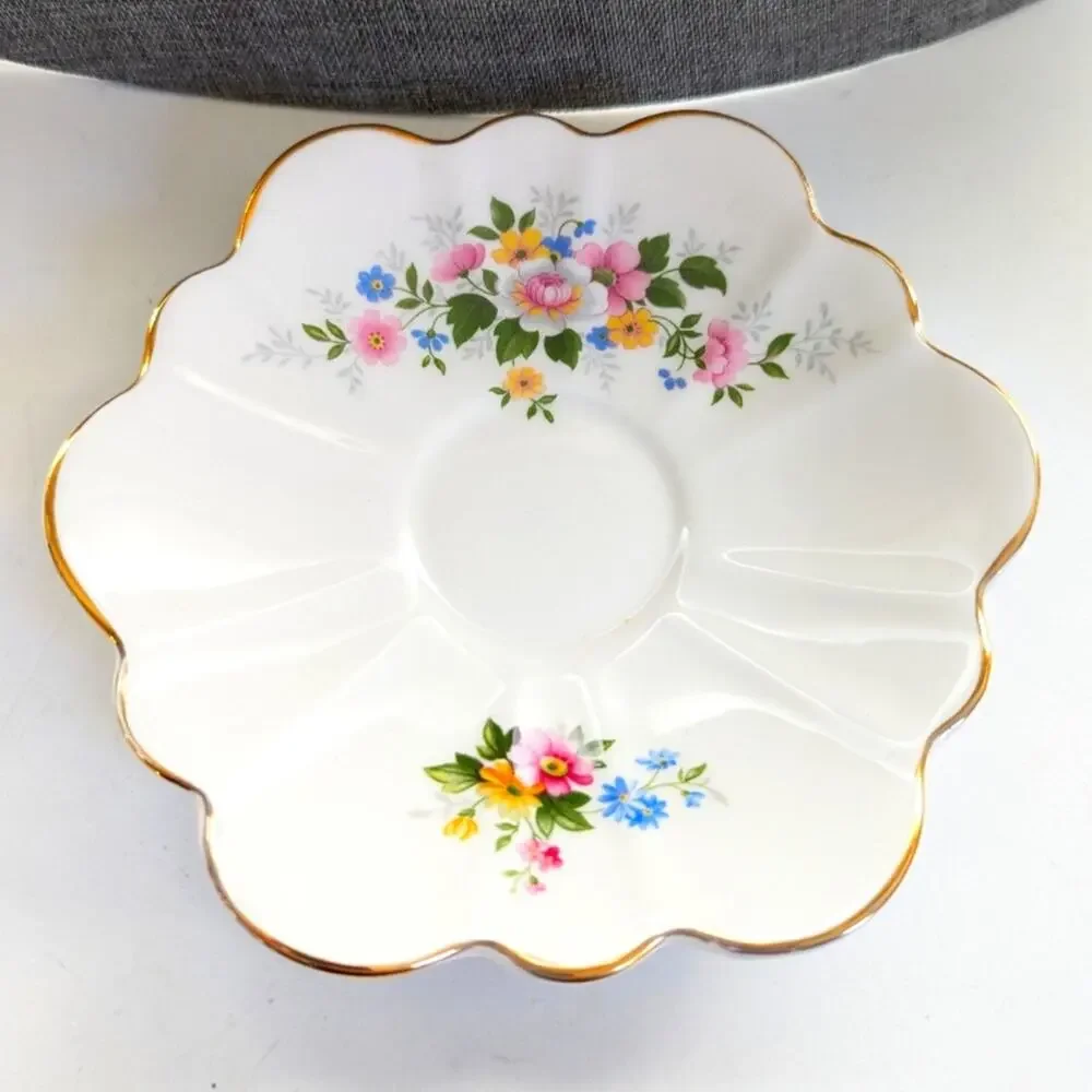 Vintage Royal Imperial Finest Bone China Floral Bouquet Cottage Tea Cup Saucer